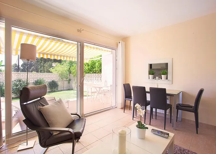 Near Будинок відпочинку *